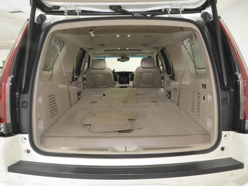 Used 2015 Cadillac Escalade ESV Luxury AWD/4WD image 37