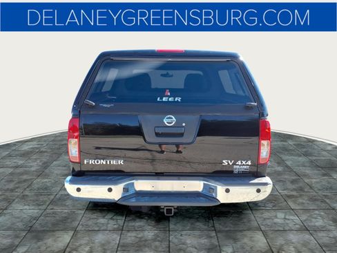 Used 2015 Nissan Frontier SV w/ SV Value Truck Package AWD/4WD image 4