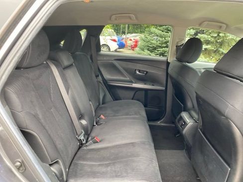 Used 2013 Toyota Venza LE FWD image 24