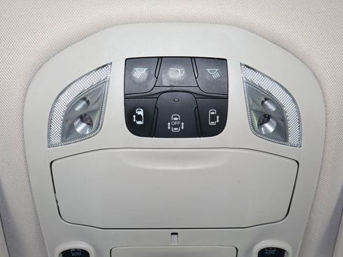 Used 2020 Chrysler Pacifica Limited FWD image 32