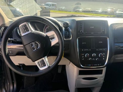 Used 2017 Dodge Grand Caravan SE w/ Power Window Group image 9