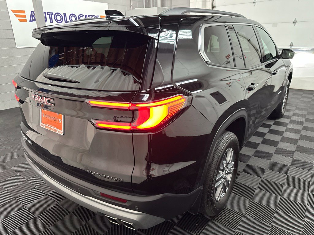 Used 2025 GMC Acadia Elevation AWD/4WD image 9