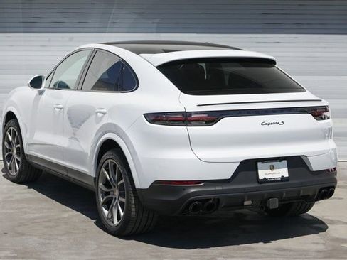 Used 2023 Porsche Cayenne S image 3