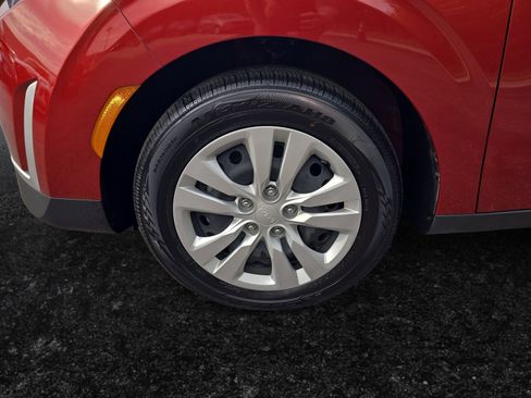 Used 2023 Kia Soul LX image 9