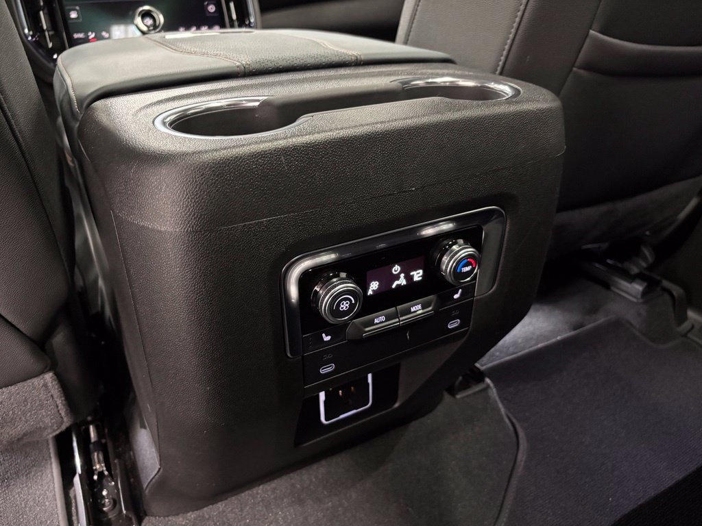 Used 2026 GMC Yukon XL AT4 AWD/4WD image 46