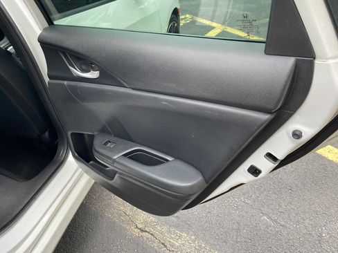 Used 2019 Honda Civic Sport image 14