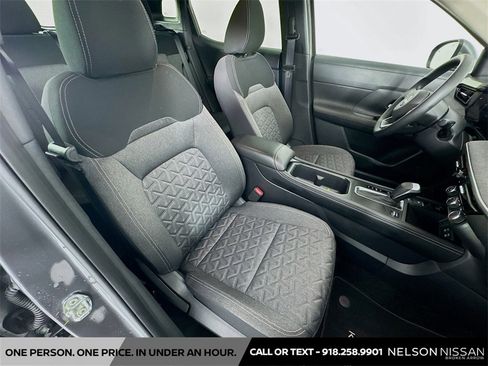 Certified 2025 Nissan Kicks SV image 24