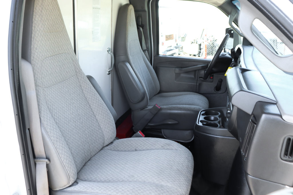 Used 2020 Chevrolet Express 3500 w/ Chrome Appearance Package RWD image 29