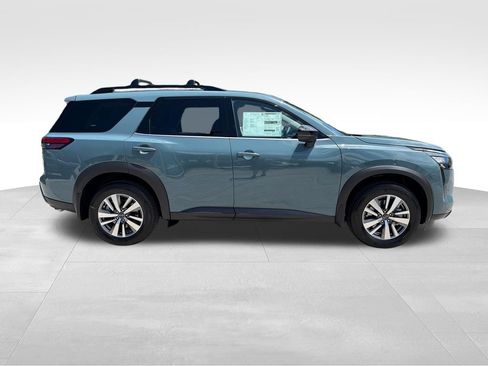New 2026 Nissan Pathfinder SL FWD image 9