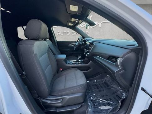 Used 2023 Chevrolet Traverse LT FWD image 24