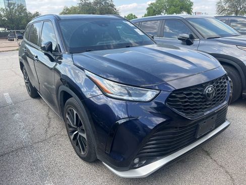 Used 2022 Toyota Highlander XSE image 3
