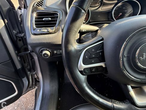Used 2018 Jeep Compass Latitude w/ Popular Equipment Group FWD image 24