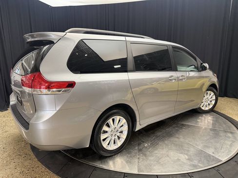 Used 2011 Toyota Sienna LE image 13