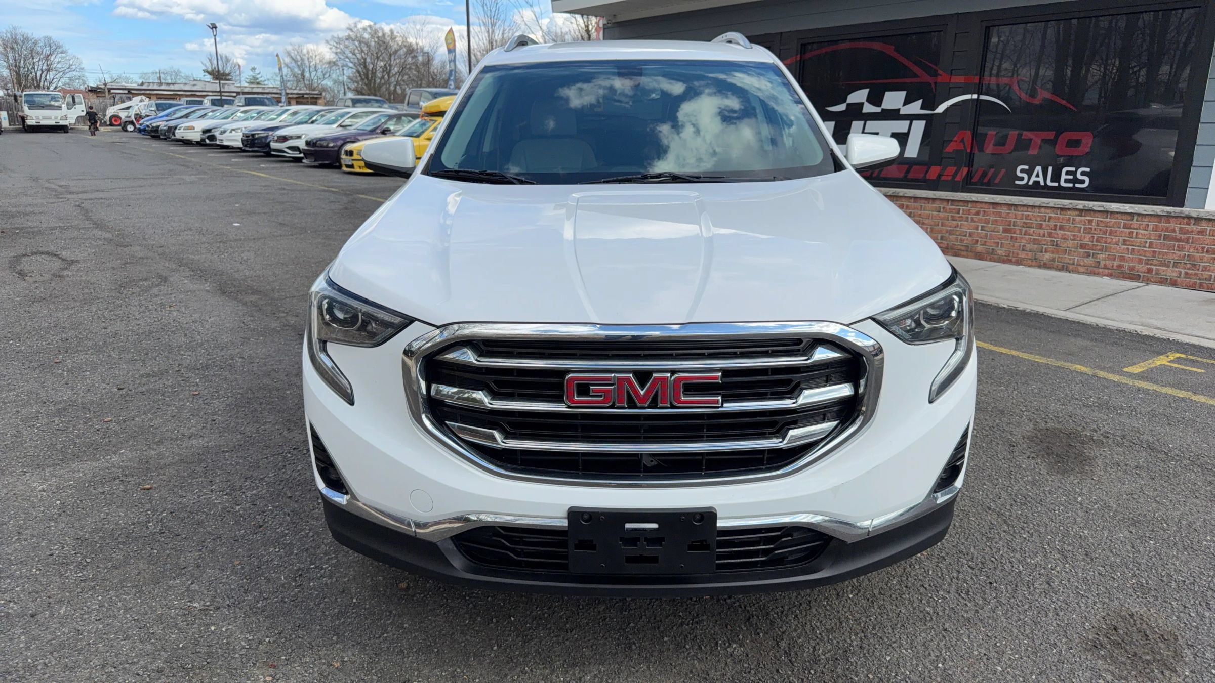 Used 2018 GMC Terrain SLT w/ Infotainment Package II AWD/4WD image 2