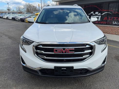 Used 2018 GMC Terrain SLT w/ Infotainment Package II AWD/4WD image 2