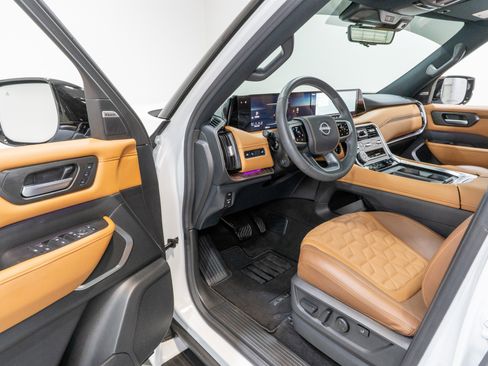 Used 2025 Nissan Armada Platinum Reserve AWD/4WD image 12