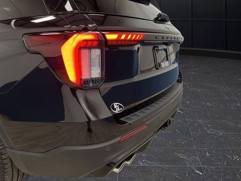 Used 2025 Ford Explorer ST image 37