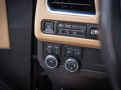 Used 2022 Chevrolet Tahoe Premier AWD/4WD image 20