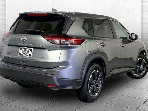 Used 2025 Nissan Rogue SV AWD/4WD image 13