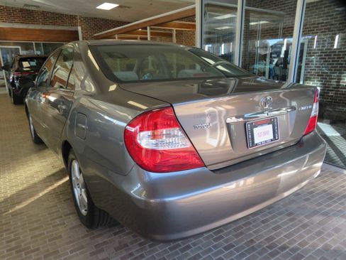 Used 2004 Toyota Camry SE image 6