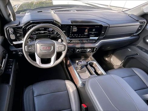 Used 2023 GMC Sierra 1500 SLT w/ SLT Premium Package AWD/4WD image 16