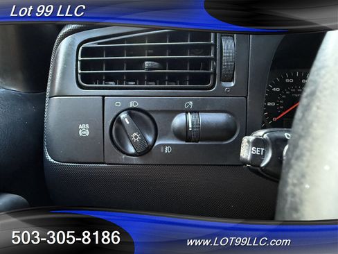 Used 2001 Volkswagen Cabrio GLX image 25