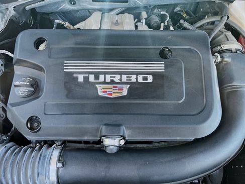 Used 2025 Cadillac XT4 Sport FWD image 32