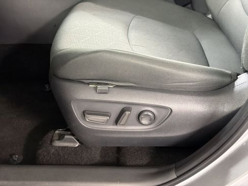 Used 2025 Toyota RAV4 XLE w/ Convenience Package image 14