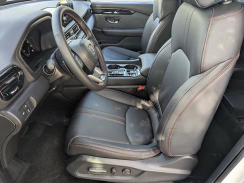 New 2025 Honda Pilot TrailSport image 4