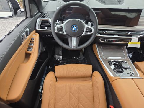 Used 2026 BMW X5 xDrive50e w/ M Sport Package AWD/4WD image 12
