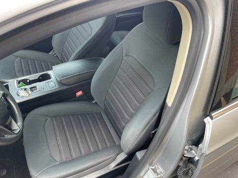 Used 2020 Ford Fusion SE FWD image 21