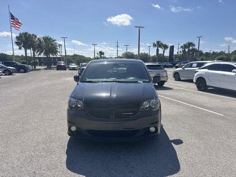 Used 2019 Dodge Grand Caravan GT FWD image 2