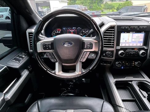 Used 2019 Ford F250 Platinum w/ Platinum Ultimate Package AWD/4WD image 11