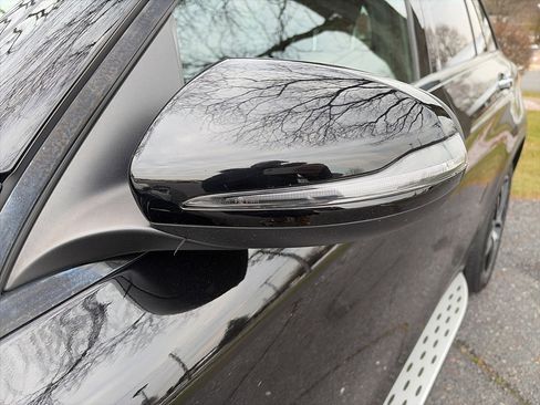 Used 2019 Mercedes-Benz GLC 300 4MATIC w/ AMG Line image 11