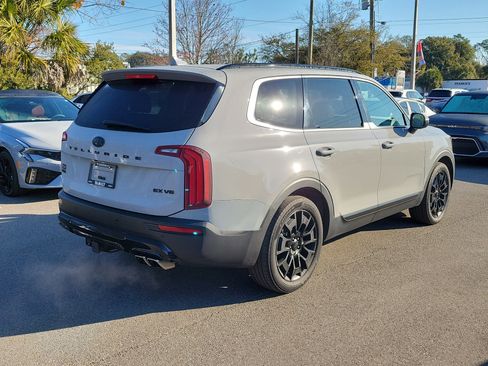 Used 2021 Kia Telluride EX w/ EX Premium Package image 6