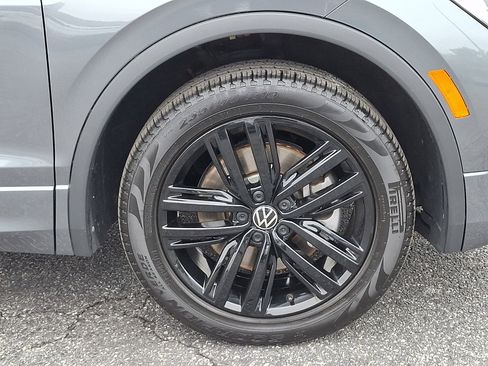 Used 2022 Volkswagen Tiguan SE R-Line image 8