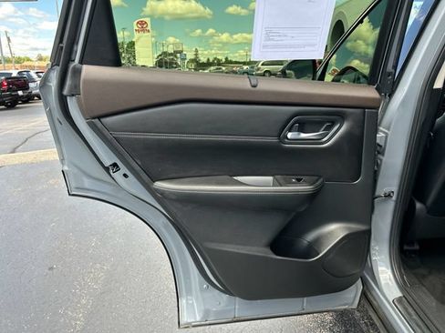Used 2023 Nissan Rogue SV w/ SV Premium B Package AWD/4WD image 22