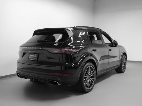 Certified 2023 Porsche Cayenne AWD/4WD image 12