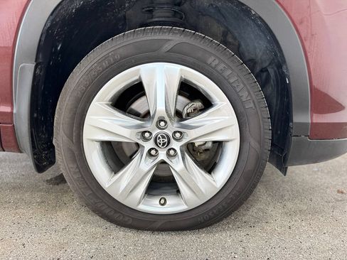 Used 2018 Toyota Highlander Limited AWD/4WD image 26