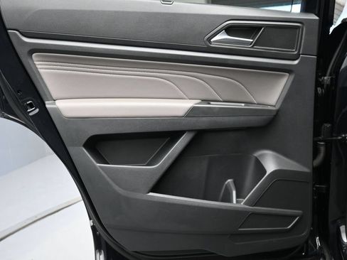 Used 2023 Volkswagen Atlas SE w/ Panoramic Sunroof Package FWD image 20