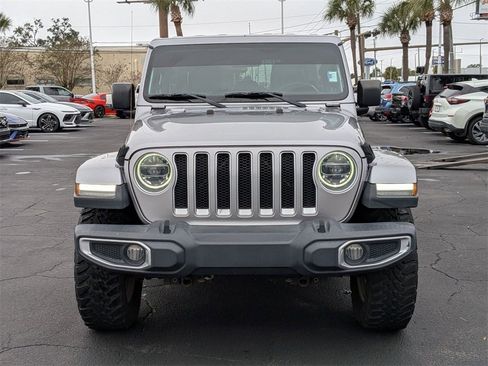 Used 2018 Jeep Wrangler Unlimited Sahara image 2