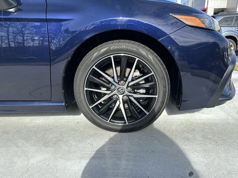 Certified 2021 Toyota Camry SE image 13