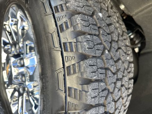 Used 2024 Chevrolet Silverado 2500 LTZ w/ LTZ Premium Package image 8