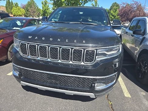Used 2024 Jeep Wagoneer L Series II w/ Flexible Seating Group AWD/4WD image 2