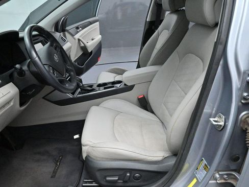 Used 2016 Hyundai Sonata Sport w/ Option Group 02 FWD image 12