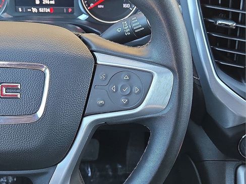 Used 2023 GMC Acadia SLT image 21