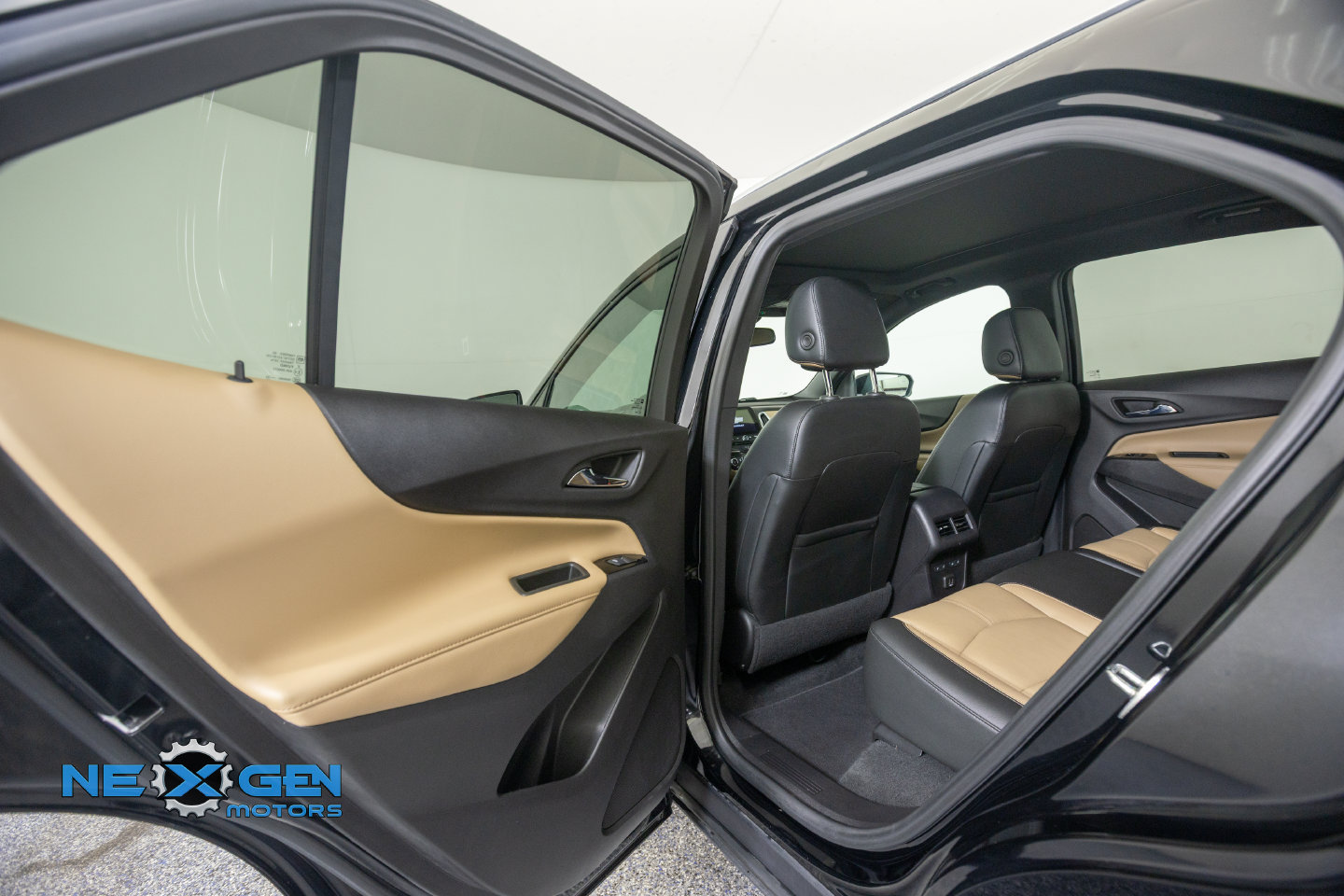 Used 2024 Chevrolet Equinox Premier AWD/4WD image 30