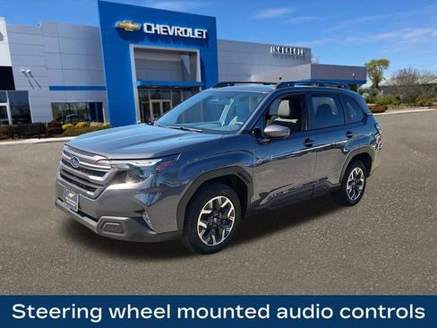Used 2025 Subaru Forester Premium AWD/4WD image 3