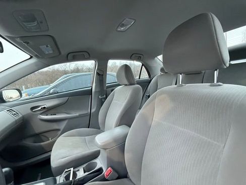 Used 2010 Toyota Corolla image 6
