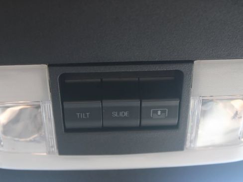 Used 2017 Ford Explorer Limited w/ Equipment Group 301A FWD image 39